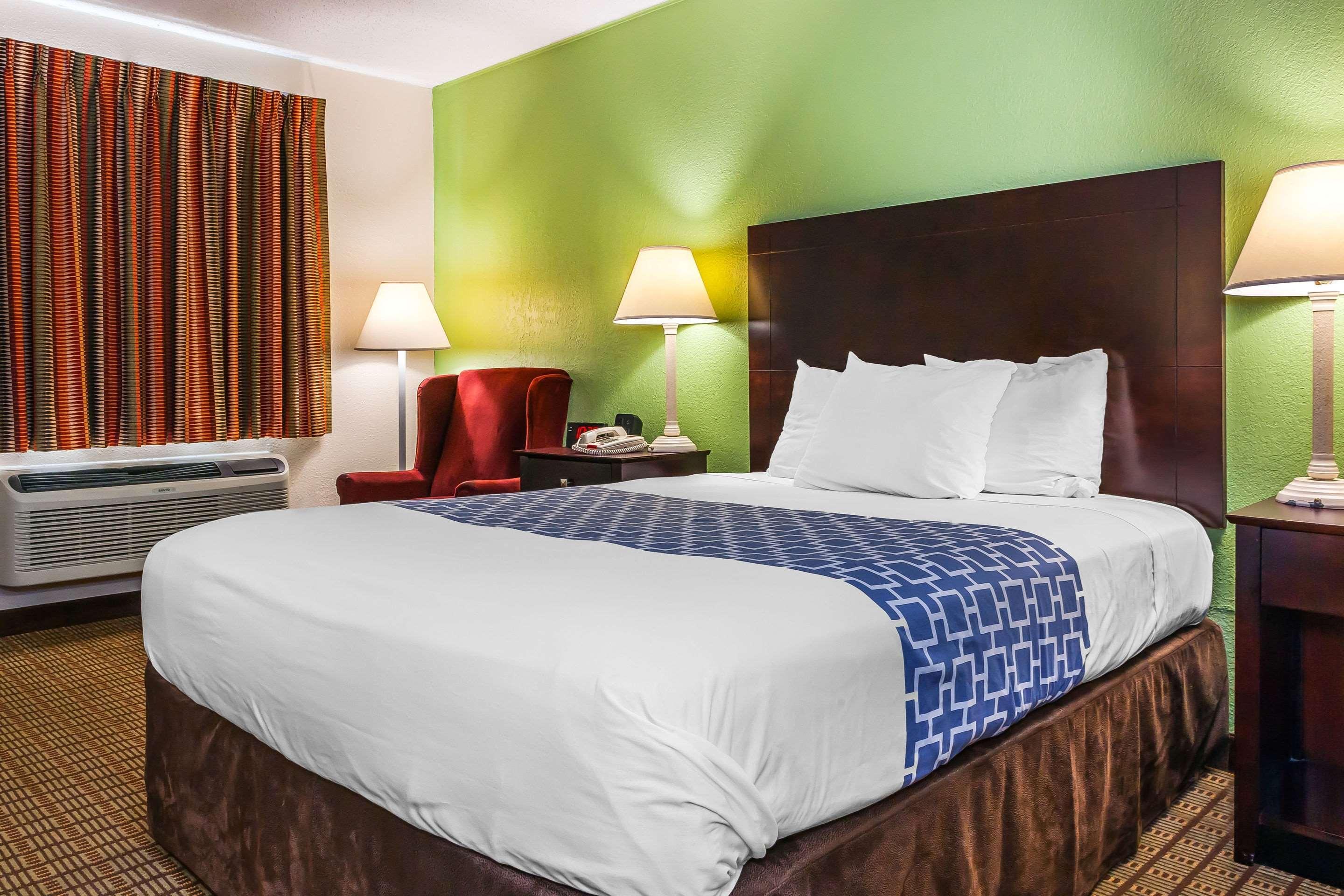 Econo Lodge Венсен Экстерьер фото