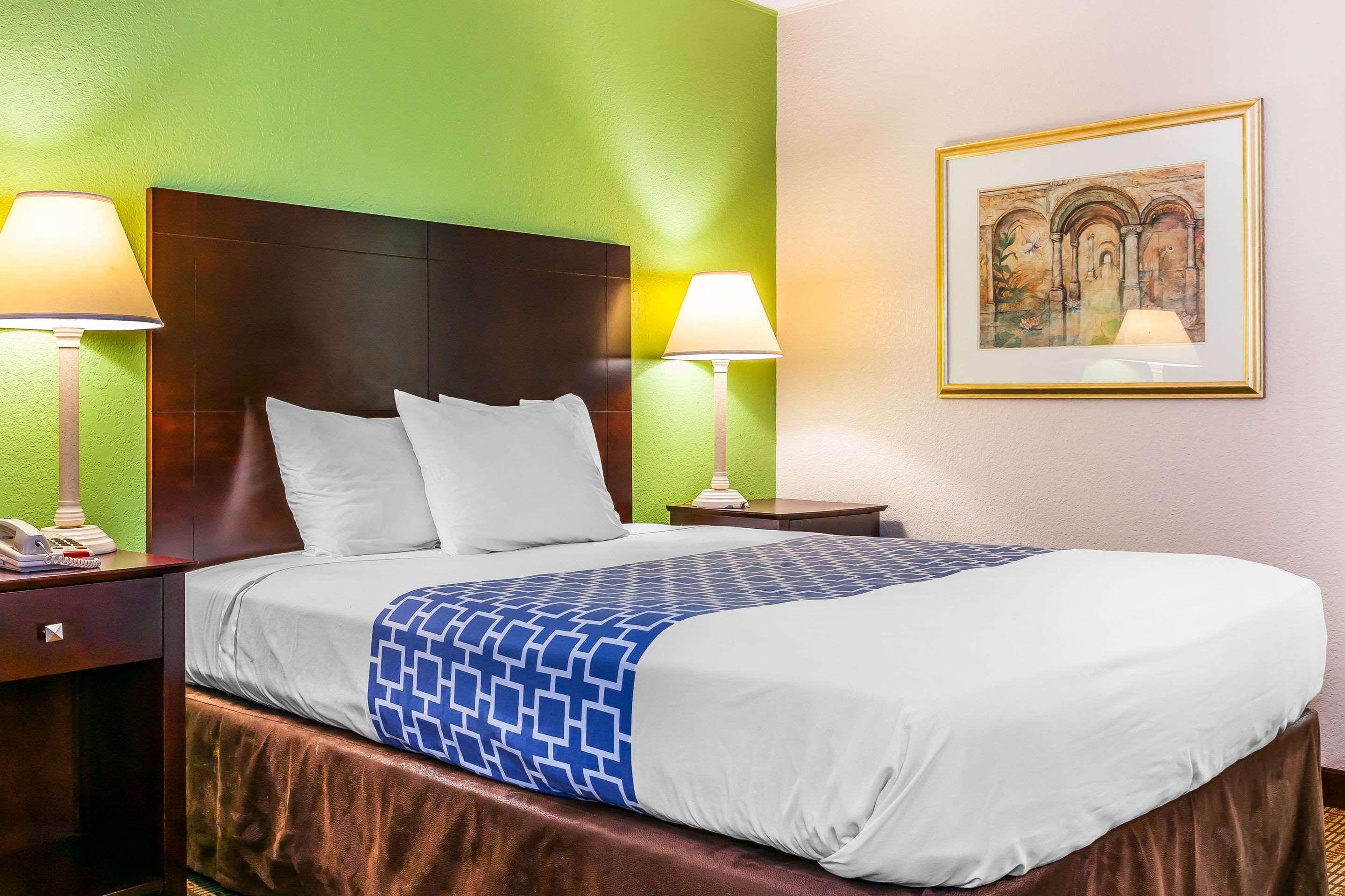 Econo Lodge Венсен Экстерьер фото